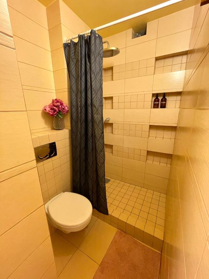 70M2 Romantic Living In The Old Town With Garden Bratislava Eksteriør billede